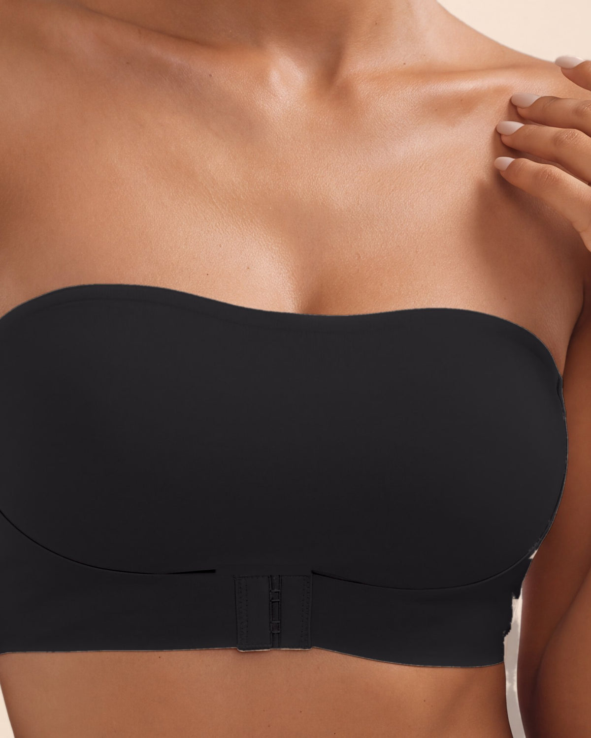 Le Bandeau Anti-Glisse noir, gros plan sur la fermeture à agrafes devant #noir