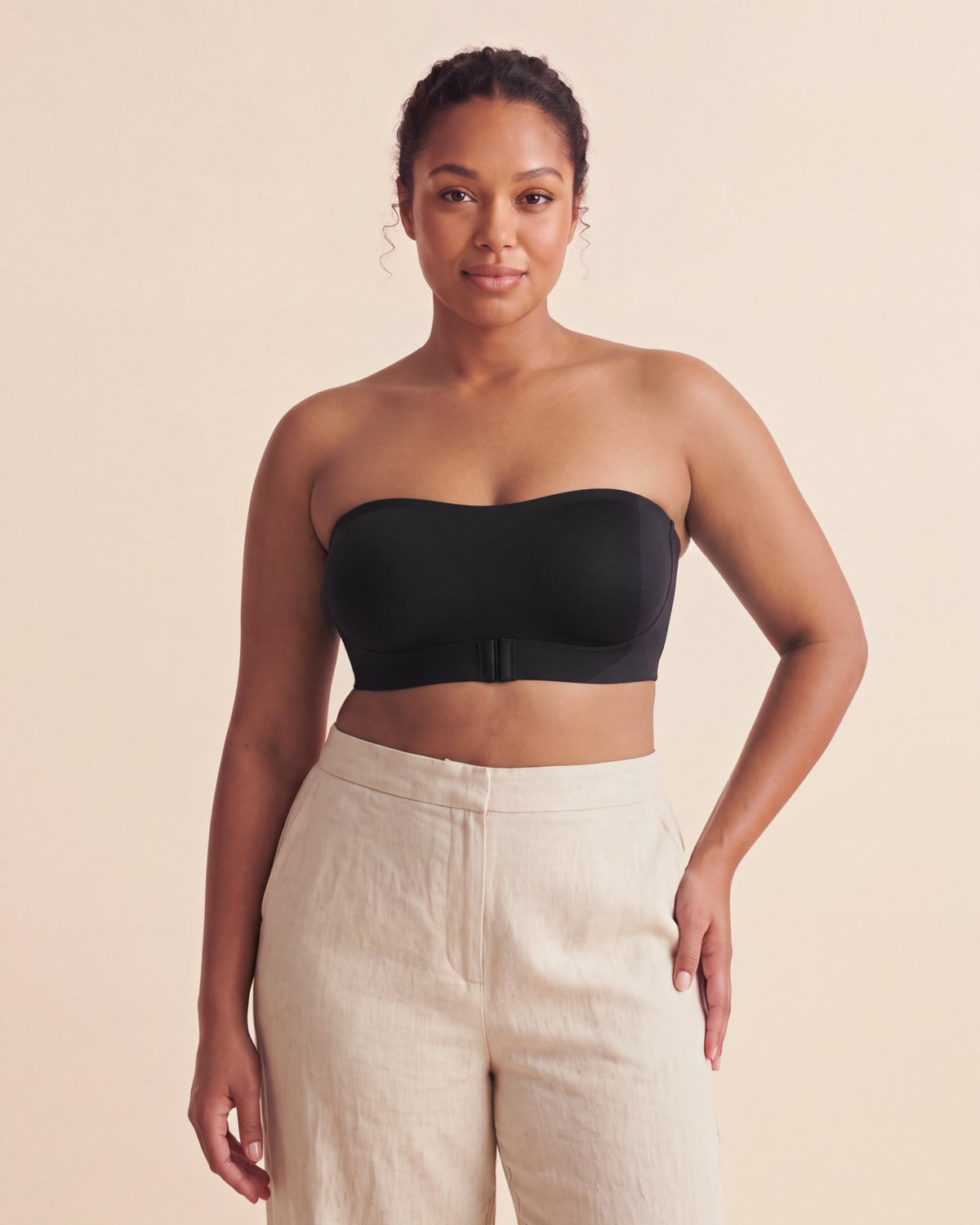 Le Bandeau Anti-Glisse noir, porté de face