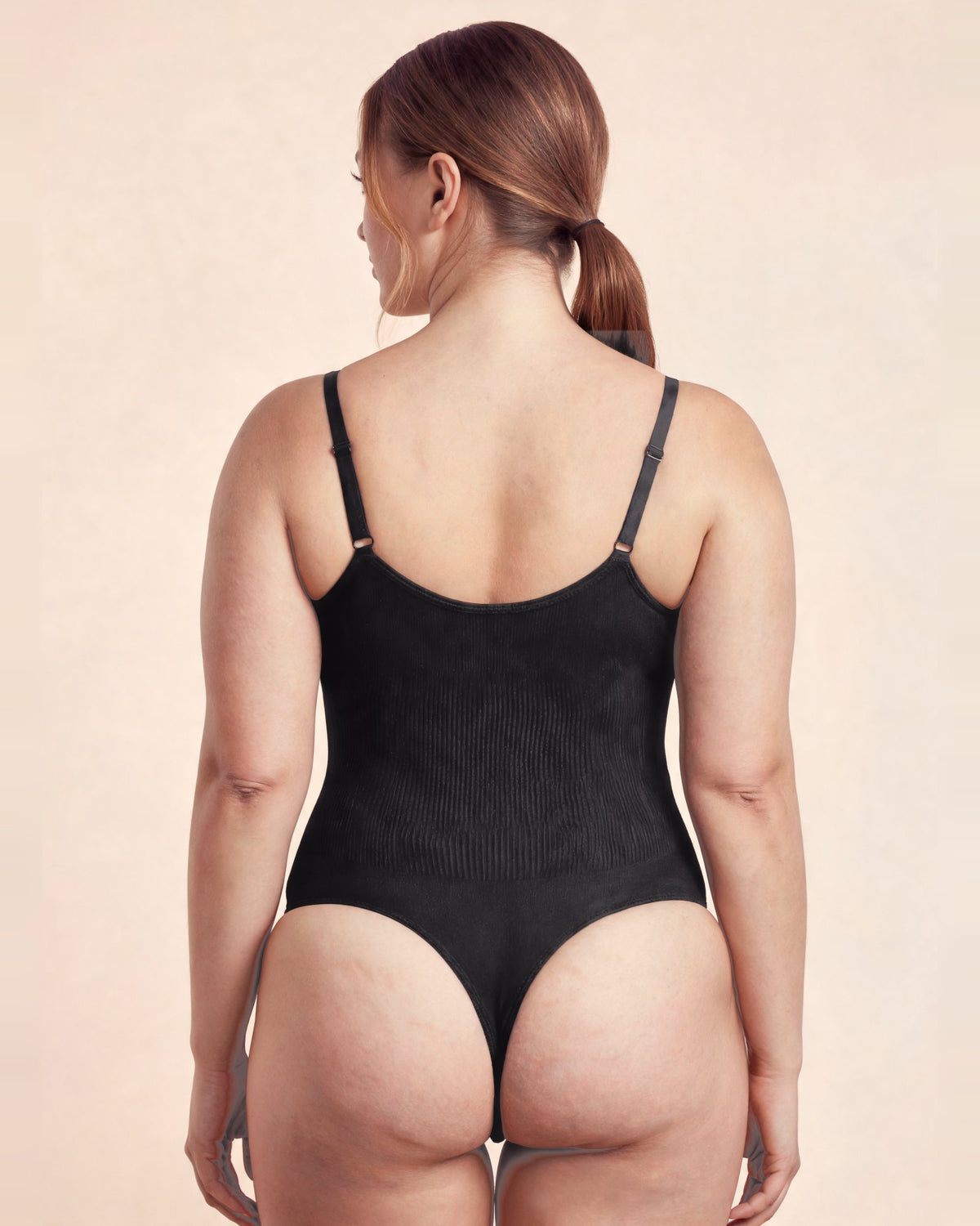 Le Body Bretelles Fines noir, porté de dos, coupe string
