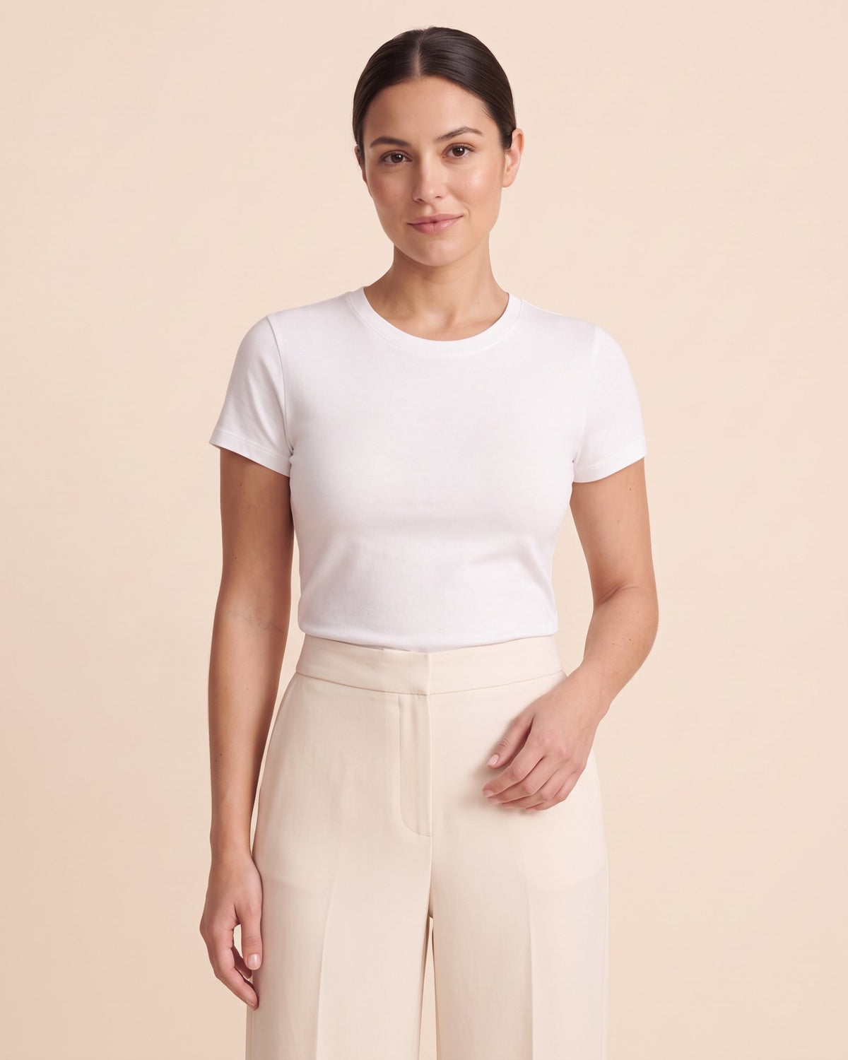 La Brassière Seconde Peau, portée sous un t-shirt