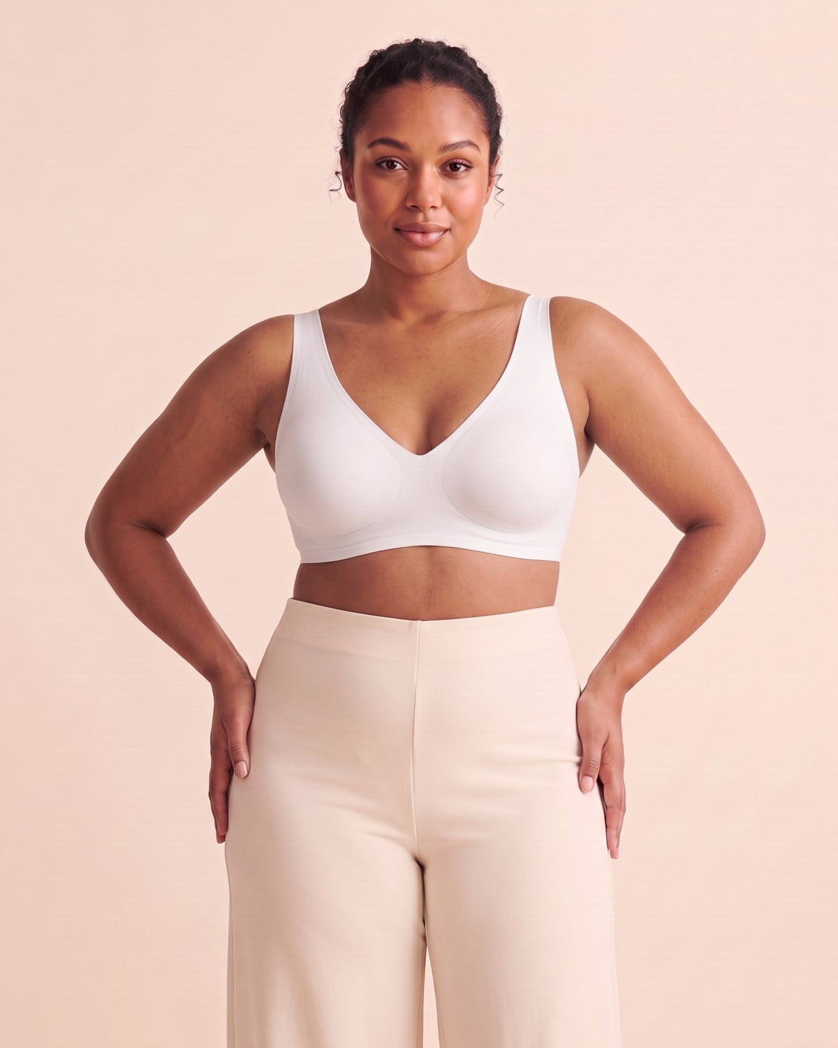 La Brassière Seconde Peau blanc, portée de face