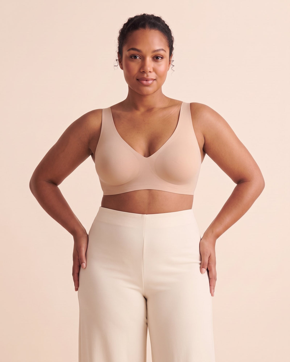 La Brassière Seconde Peau nude, portée de face