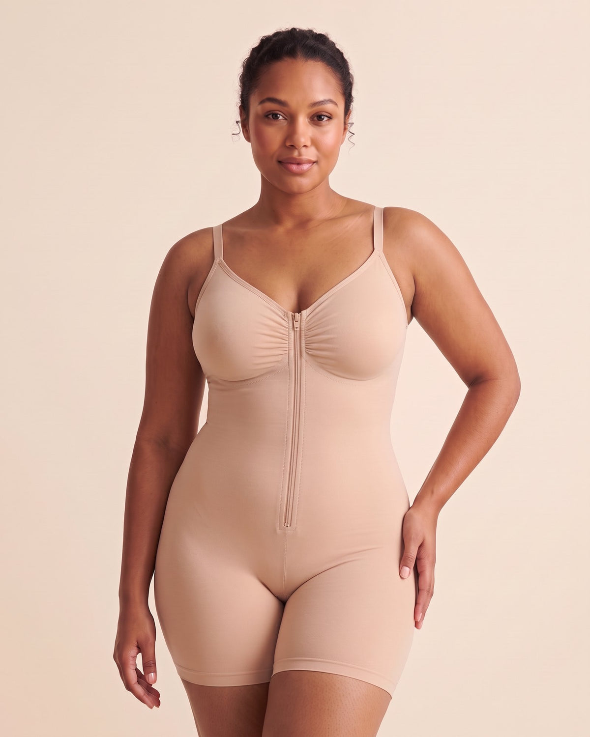 Le Body Zippé nude, porté de face